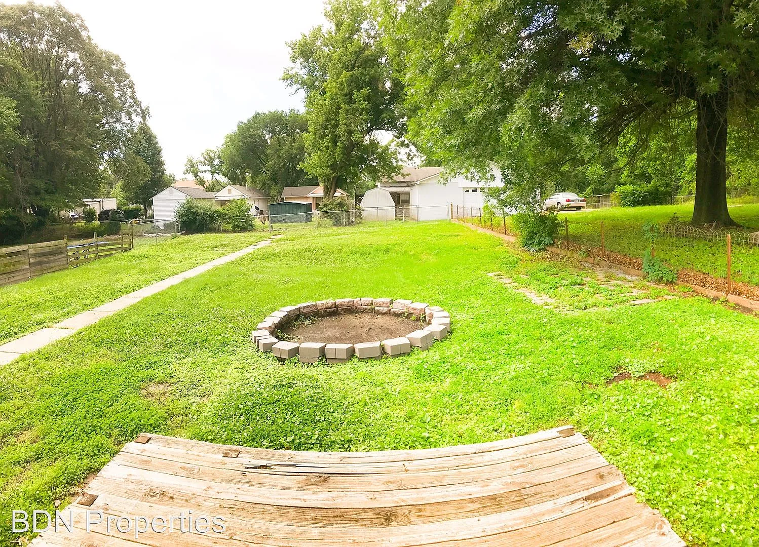 212 E Holden Ave photo 1