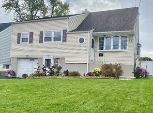 46 Jonquil Cir, Fords, NJ 08863