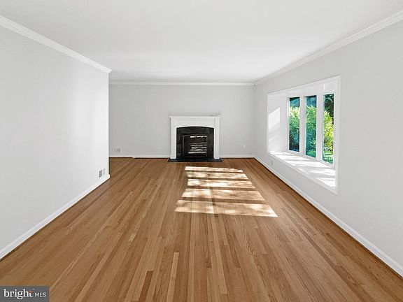 5th image of 3501 Georges Ln