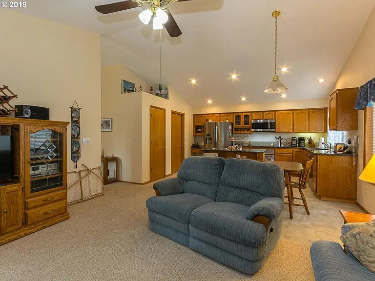 3120 SW 31st St — Photo 10