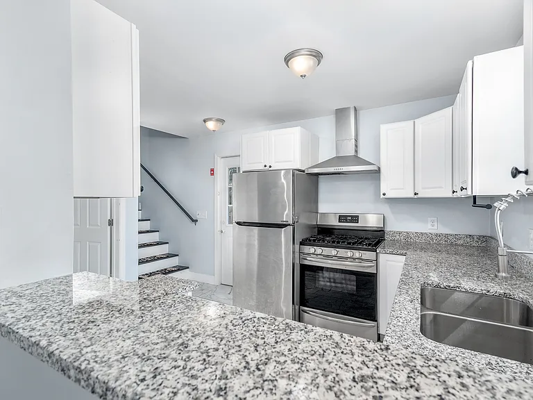 46 N Shore Dr — Photo 5