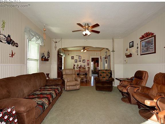 4th image of 203 4th St
