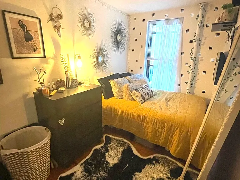 207 E 5th St #17 — Photo 5