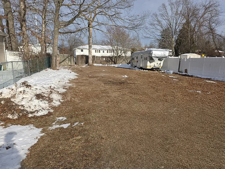 21 E 6th St — Photo 11