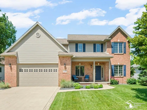 1176 Twin Lakes Dr, Temperance, MI 48182