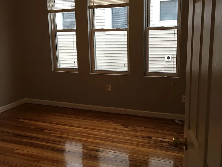 267 Fuller St — Photo 7