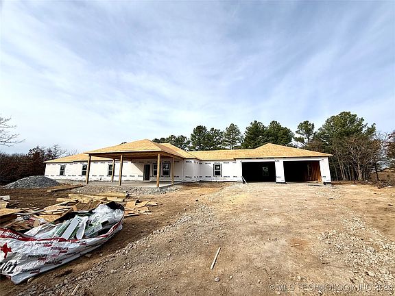 3rd image of 1 New Prue Rd