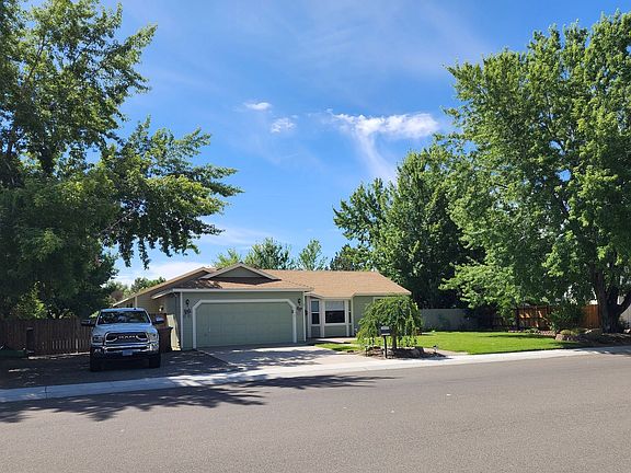 2nd image of 1753 Oakwood Dr