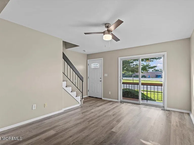 8 Primrose Ln — Photo 10