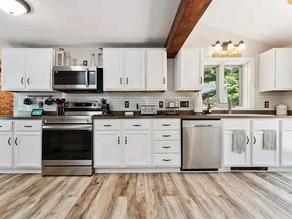 57 Sassawanna Rd, Rutland, MA 01543