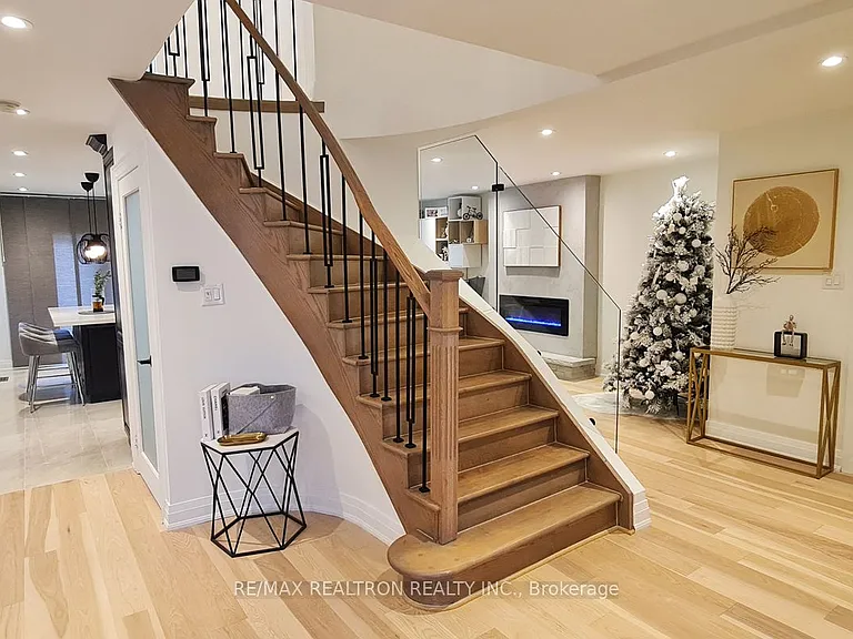 657 Cognac Cres #UPPER — Photo 5