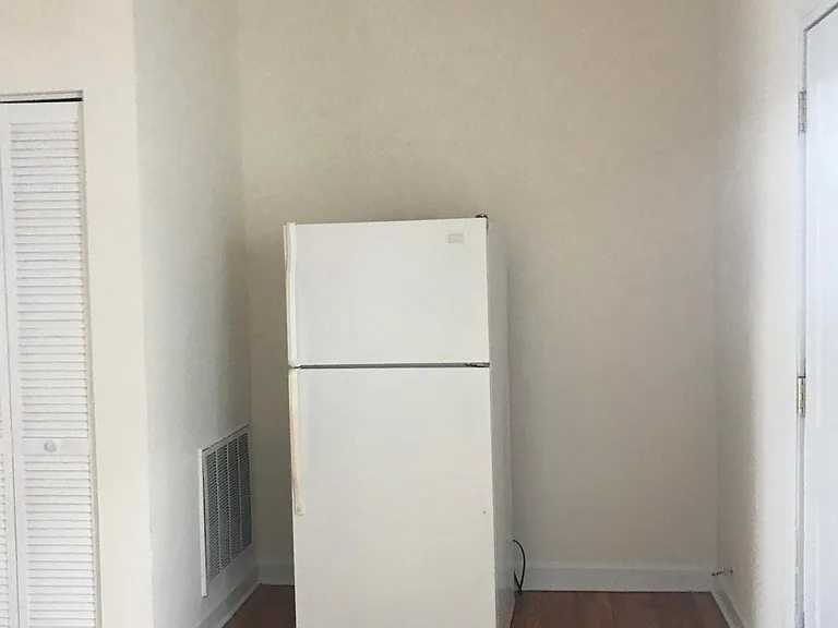 2216 N California Ave #2 — Photo 6