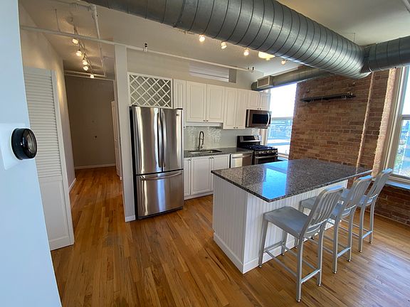 3rd image of 420 S Clinton St APT 401