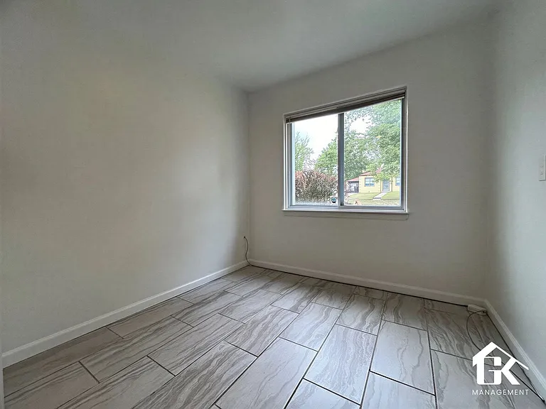 17310 Fenton St — Photo 5