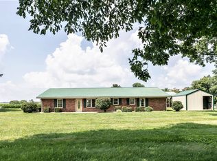 60 George Edelen Rd, Loretto, KY 40037