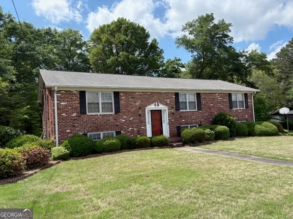 7 Berkshire Ln NE, Rome, GA 30161