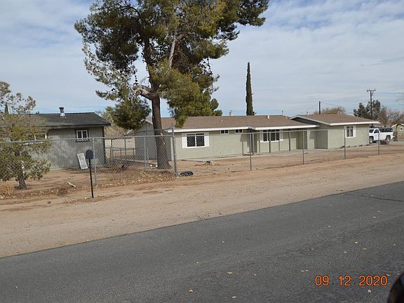 3rd image of 15776 Manzanita St
