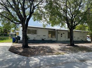 401 SW 8th St #1-2, Hallandale, FL 33009