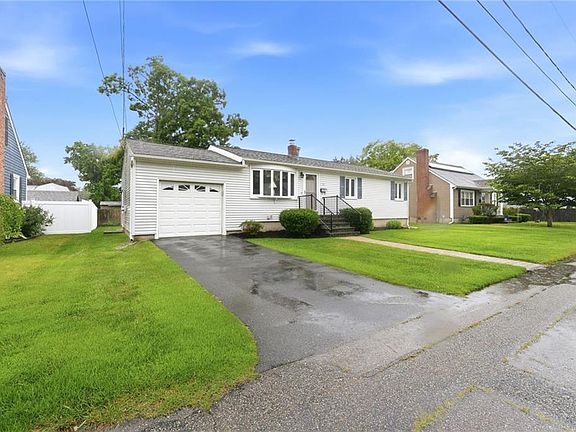 5th image of 115 Thurston St