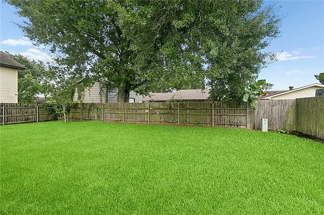 1728 Greenwood Dr — Photo 17