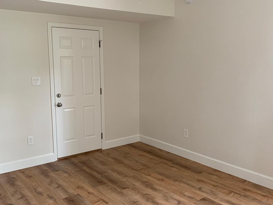 1st image of 2151 Lakeview Dr #2