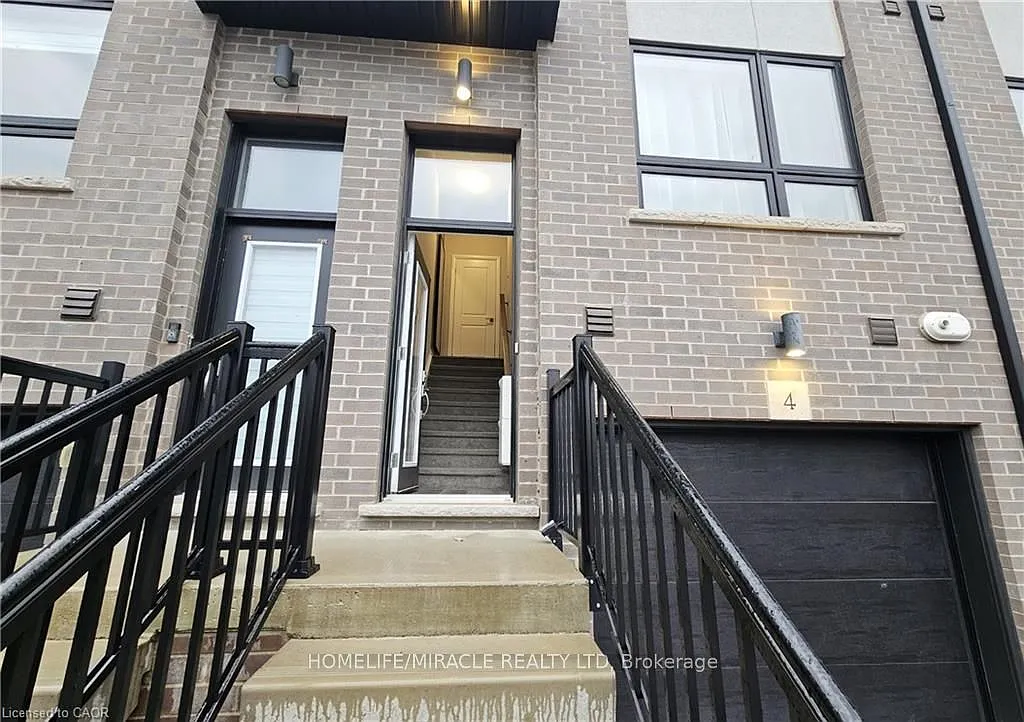 3 bed, $2,700 — Photo 2