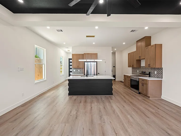 307 Quitman St #B — Photo 8