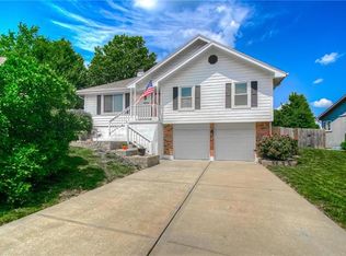 1904 SE 6th Ter, Lees Summit, MO 64063