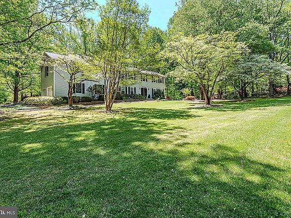 4th image of 213 King James Rd