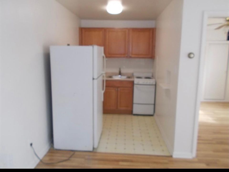 1st image of 1065 N Pearl St APT 301