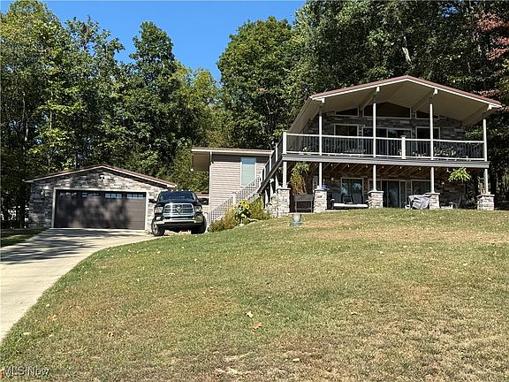 2nd image of 1743 W Buckhorn Dr