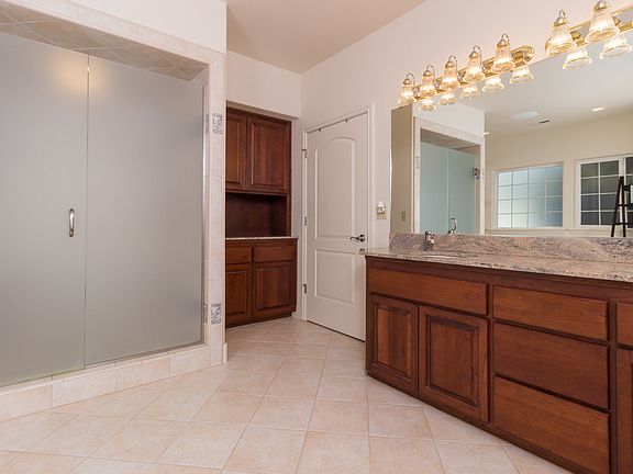 4th image of 86 N River Dr