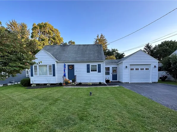 110 Kendall Dr E, East Syracuse, NY 13057