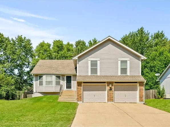 1004 E Cothrell St, Olathe, KS 66061