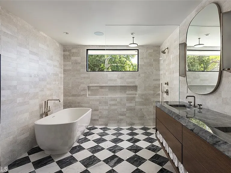 9015 Alto Cedro Dr — Photo 31