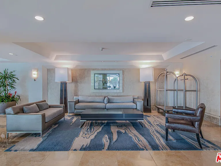 201 Ocean Ave #909B — Photo 32