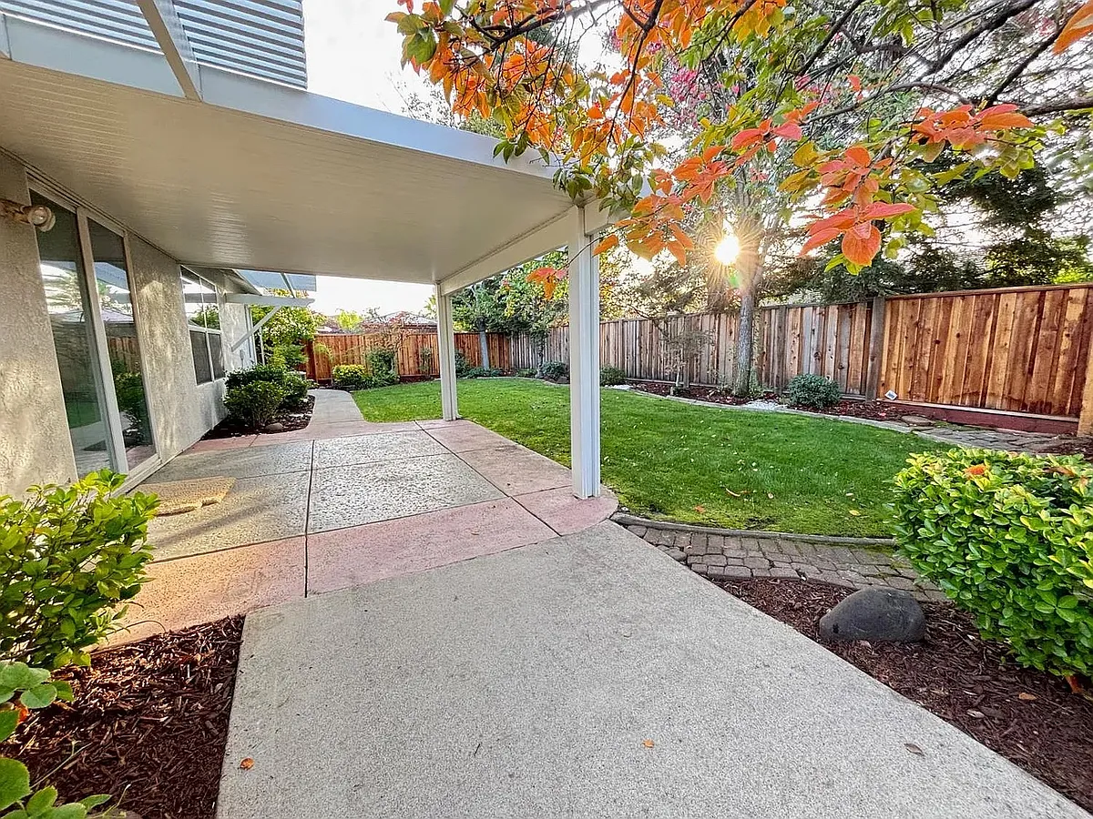 Building Photo - 6129 Great Basin Dr