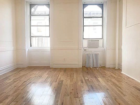 1st image of 340 E 13th St #3A