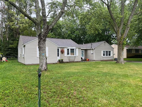 2nd image of 3604 S Sheridan Dr