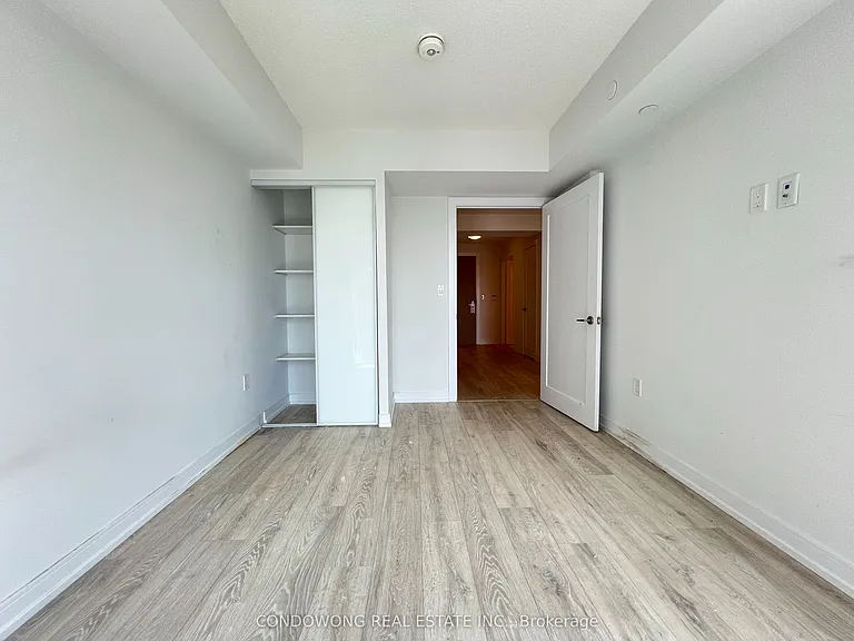 225 Village Green Sq #1905 — Photo 4