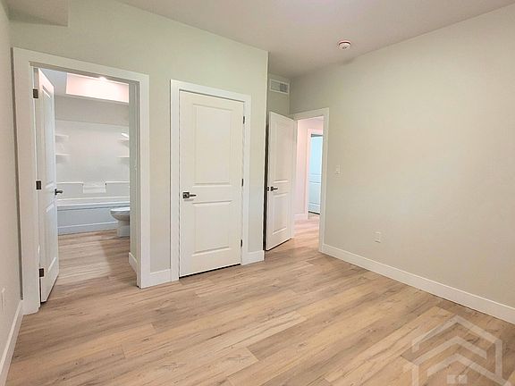 4th image of 11661 Springfield Rd #B