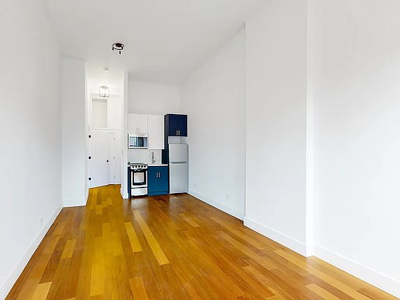 2nd image of 659 10th Ave #4B