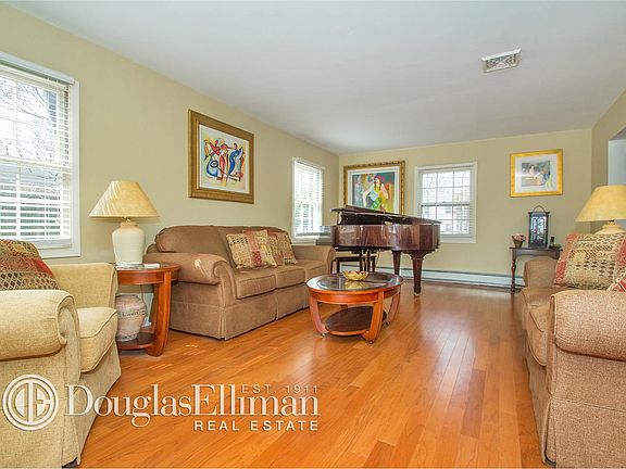 4th image of 124 Sycamore Cir