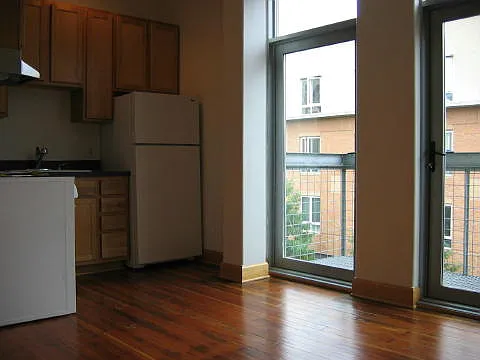 Studio, 400 sqft, $950 — Photo 1