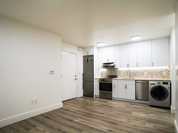 2nd image of 589 Dolores St #2