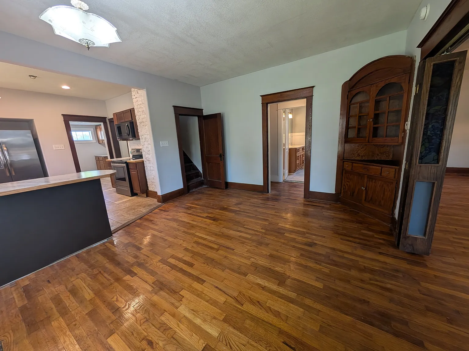 300 SW Broadmoor Avenue - 1 — Photo 2