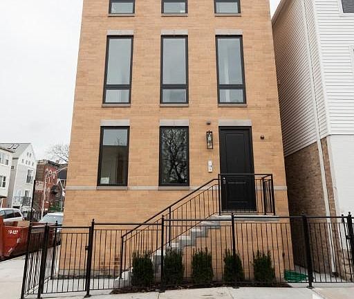 3rd image of 1244 W Huron St #3JC