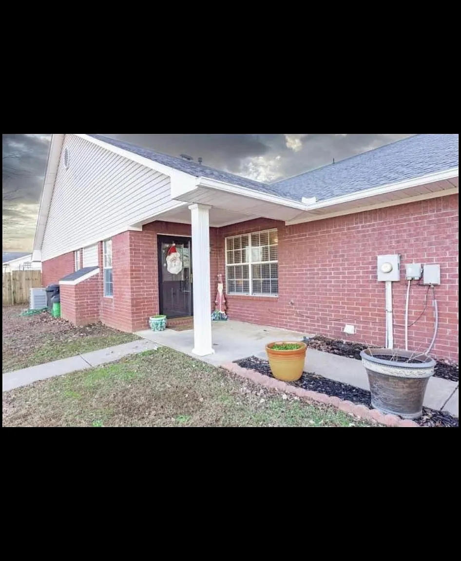 405 Rena Rd — Photo 1