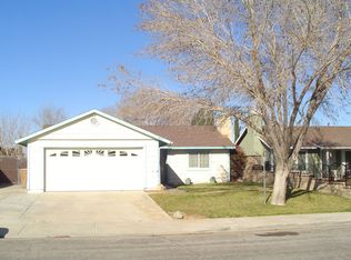 3075 E Avenue R5, Palmdale, CA 93550