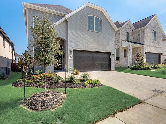 3rd image of 1721 Dartmoor Dr